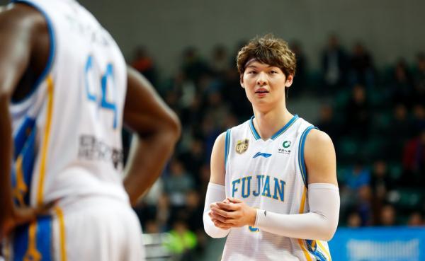 金州勇士新首发阵容曝光 金州勇士新首发阵容曝光