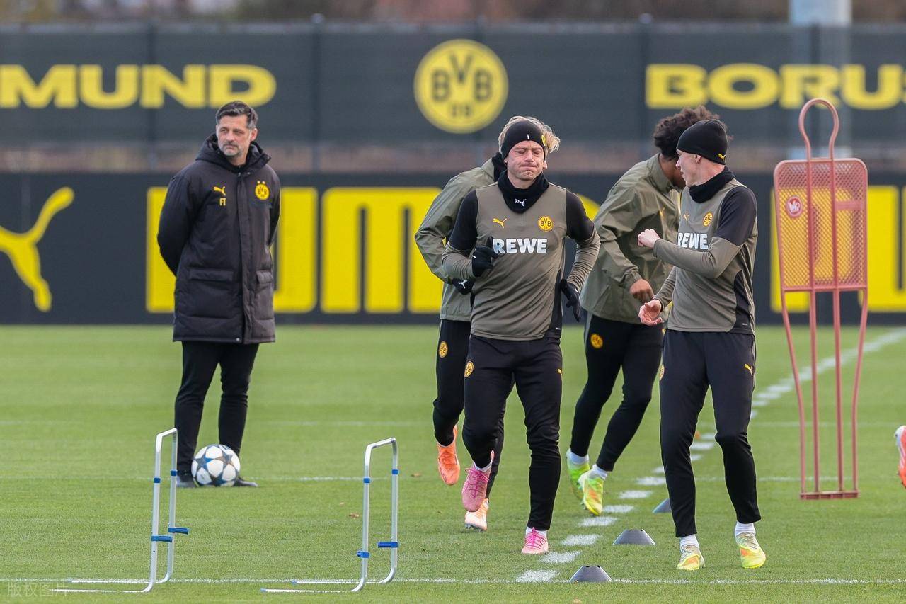 关于今夜德甲焦点战，勒沃库森强势反弹，引发热议，更衣室氛围转暖的信息