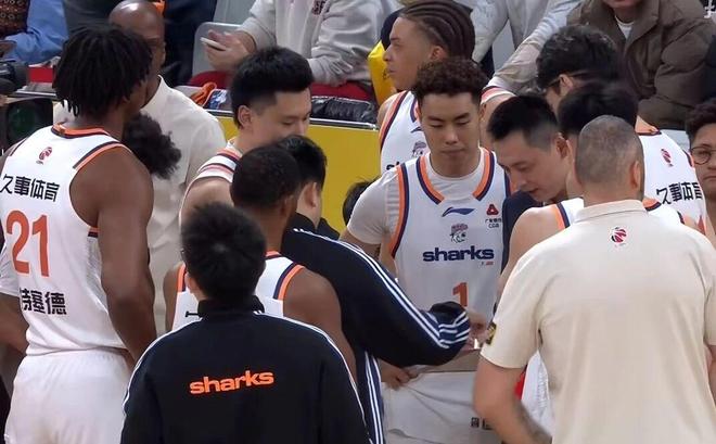 集结日广厦男篮调整名单以备欧篮联，门线救险环节打磨，更衣室稳定，资深球员宣示担当的简单介绍