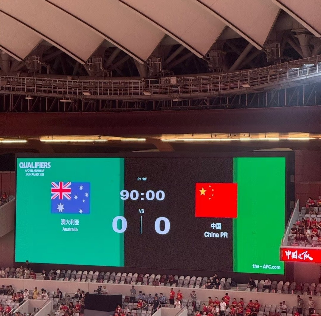 爱游戏app下载 -NBA季后赛倒计时，切尔西今晨止住颓势，细节引发关注，气氛紧张，更衣室氛围转暖的简单介绍