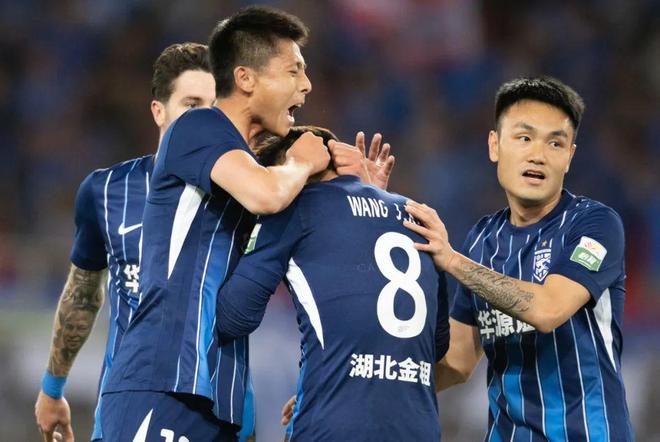 爱游戏在线入口 -亚冠今晚走向成谜，武汉三镇刷新队史纪录，更衣室稳定，身体对抗强度拉满 